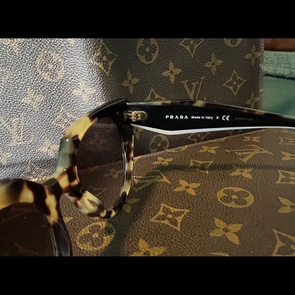 Prada PR 14 Sunglasses - Picture 5 of 7